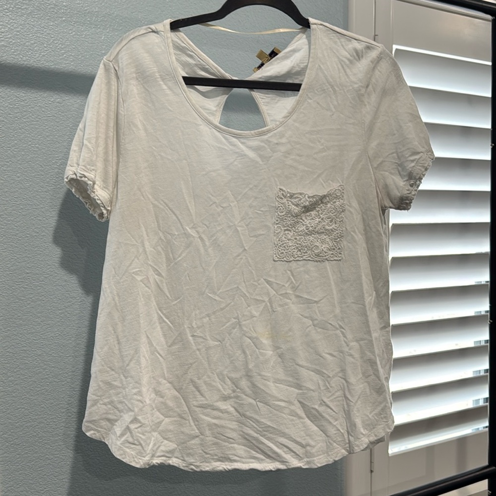 White Detailed T!
